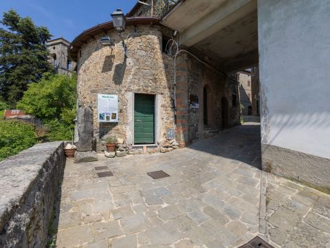 Piazza San Martino, 11
