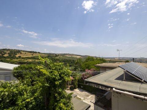 Viale dei Tulipani, 183