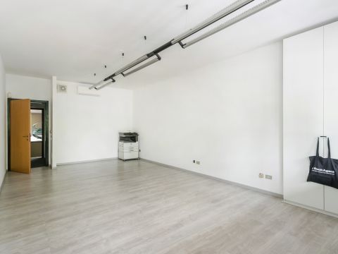 Via Francesco Coghetti, 198
