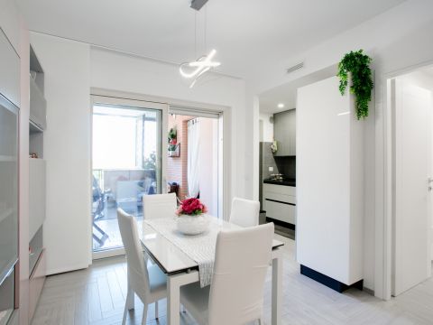 Viale Gianluigi Bonelli 98