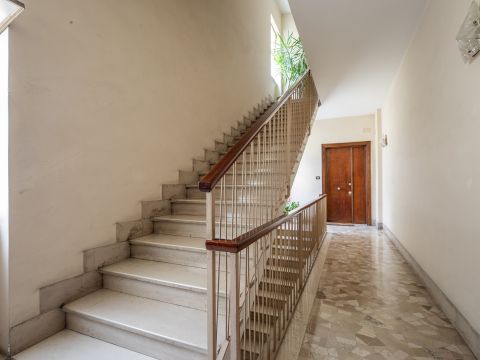Via Agostino Valiero, 12