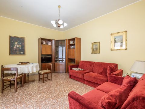 Via Agostino Valiero, 12
