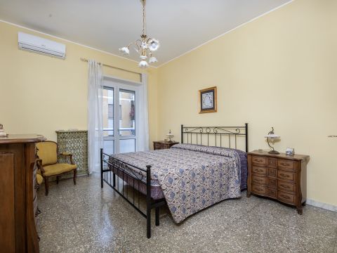Via Agostino Valiero, 12