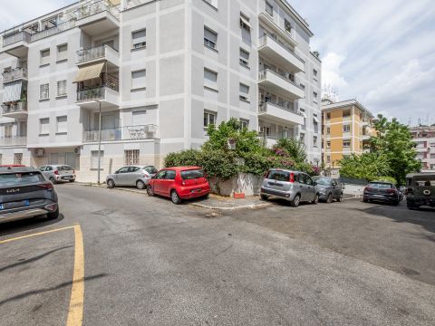 Via Agostino Valiero, 12