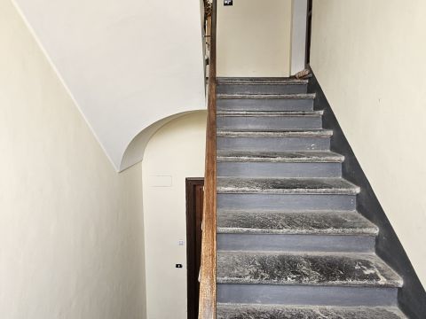Via Giuseppe Sensales, 16