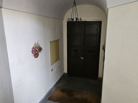 Via Giuseppe Sensales, 16