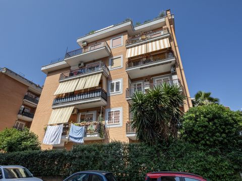 Via Antonio Santoro, 8
