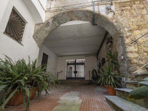 Via Giuseppe Poerio, 74