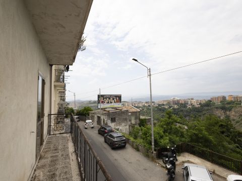 Via Carlo V 109