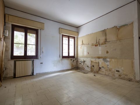 Via Carlo V 109