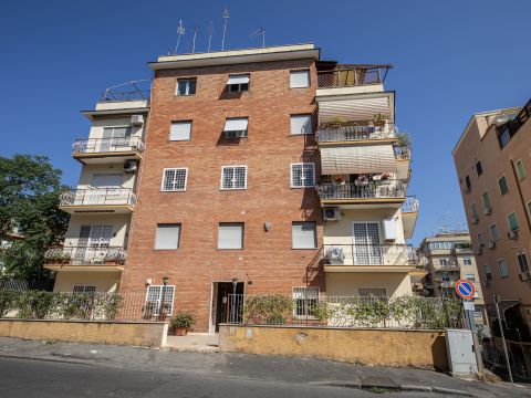 Via dei Durantini, 221