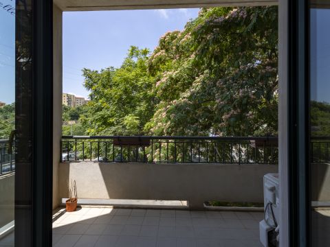 Viale dei Bizantini, 75