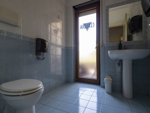 Viale dei Bizantini, 75