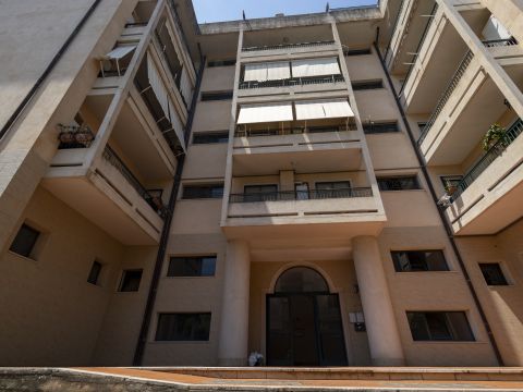 Viale dei Bizantini, 75