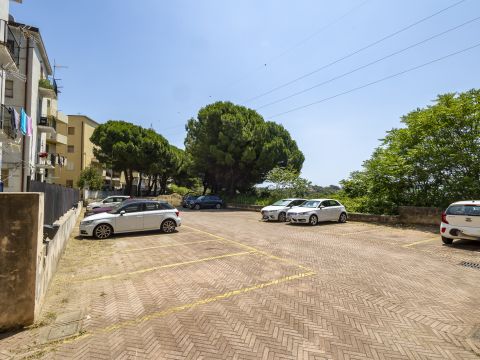 Viale dei Bizantini, 75