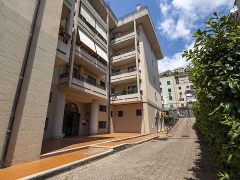 Viale dei Bizantini, 75