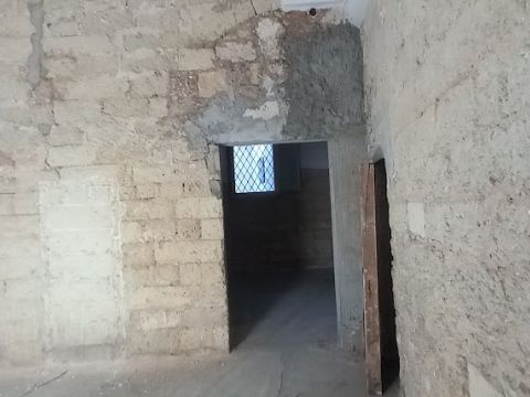 Via Cesare Battisti, 12
