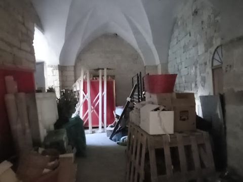 Via Cesare Battisti, 12