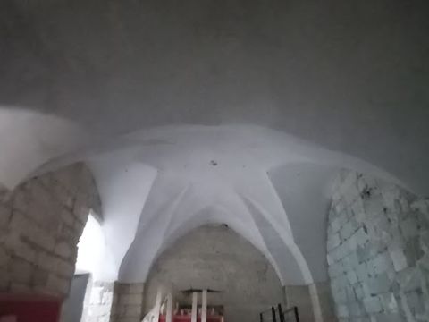 Via Cesare Battisti, 12