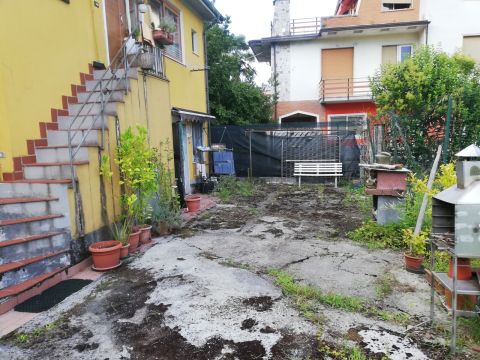 Via Brigate Partigiane, 92