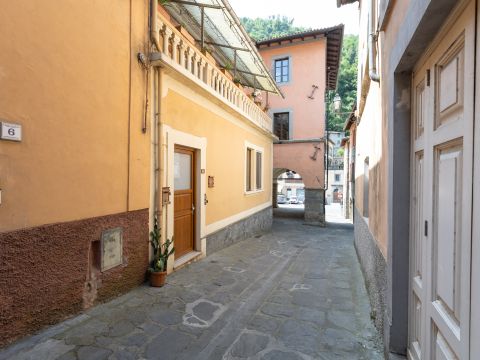 Via Domenico Bertini 4