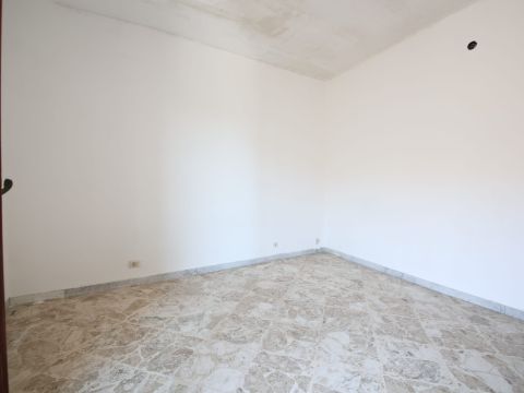 Via Giovanna Maria Moricino 2, Centro Storico, Brindisi