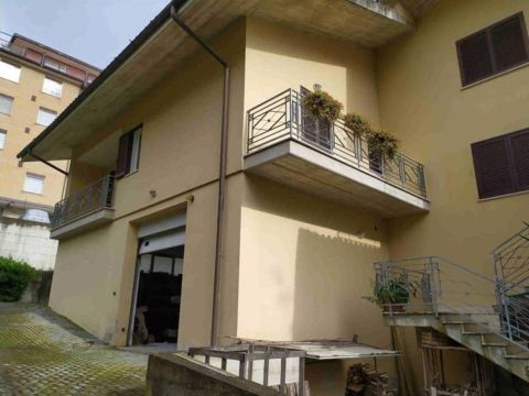 Via delle Maggiolate, 12