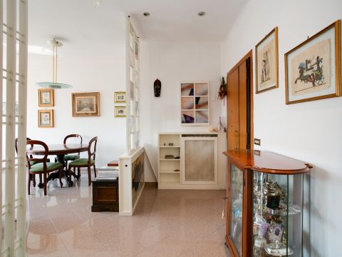 Via Decimo Laberio, 18