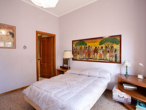 Via Decimo Laberio, 18