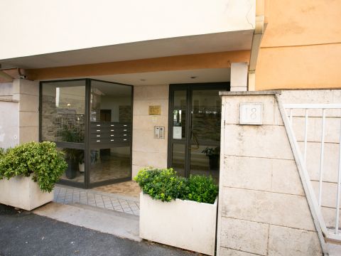 Via Decimo Laberio, 18