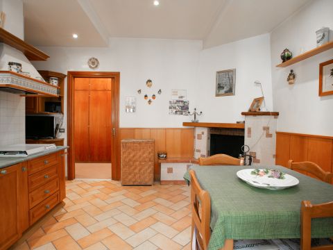 Via Decimo Laberio, 18