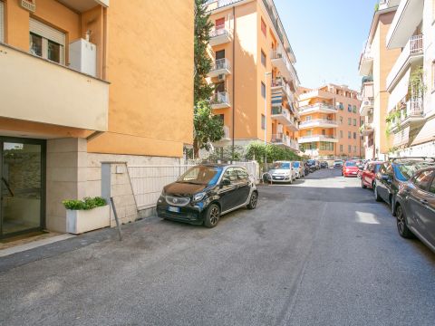 Via Decimo Laberio, 18