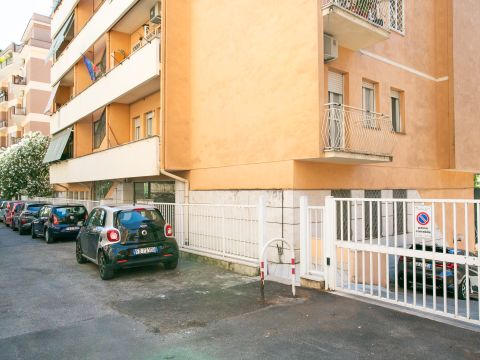 Via Decimo Laberio, 18