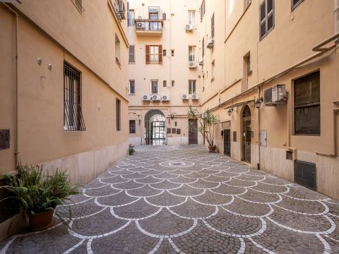 Via Candia, 66