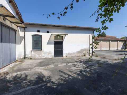 Via Lucchese,5