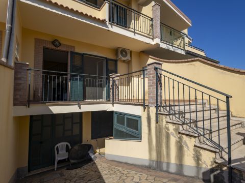 Via Reggio Calabria, 20