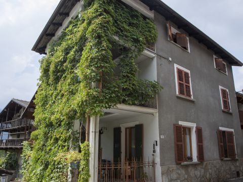Vicolo Santa Maria, 1