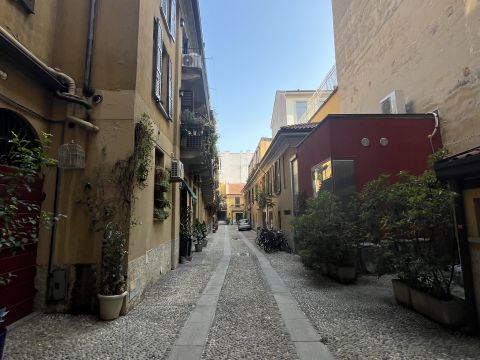 Via Vigevano, 15