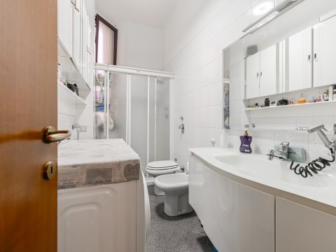 Viale Nazario Sauro, 5