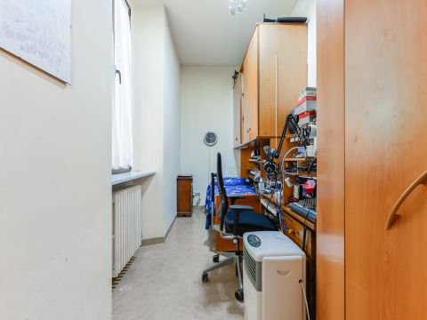 Viale Nazario Sauro, 5