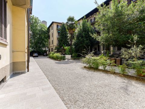Viale Nazario Sauro, 5