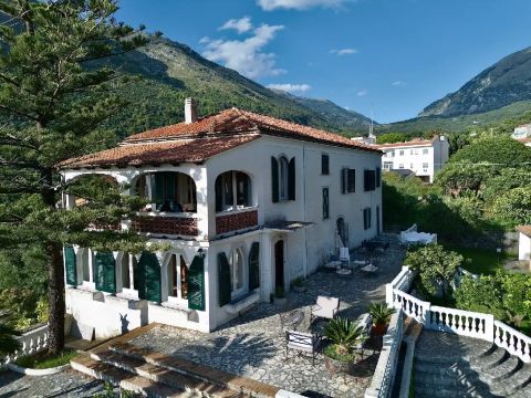 Via Vallina, 4