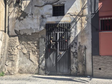 Via Barbazzano, 64