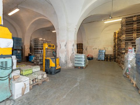 Piazza Maravigna, 9
