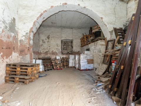 Piazza Maravigna, 9