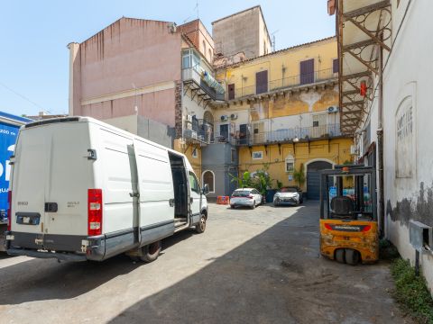Piazza Maravigna, 9