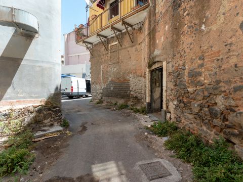 Piazza Maravigna, 9