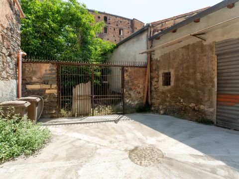 Piazza Maravigna, 9