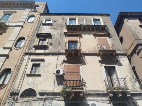 Via Caronda, 7