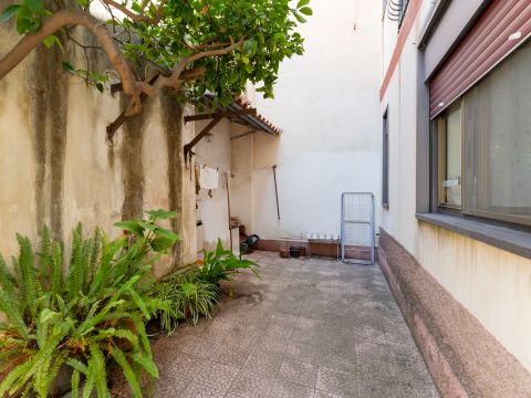 Via Santa Barbara, 39